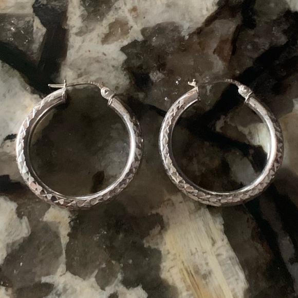 Thai Sterling Silver Diamond Cut Tube Hoop Earrings, Stamped 925 - Picture 1 of 10